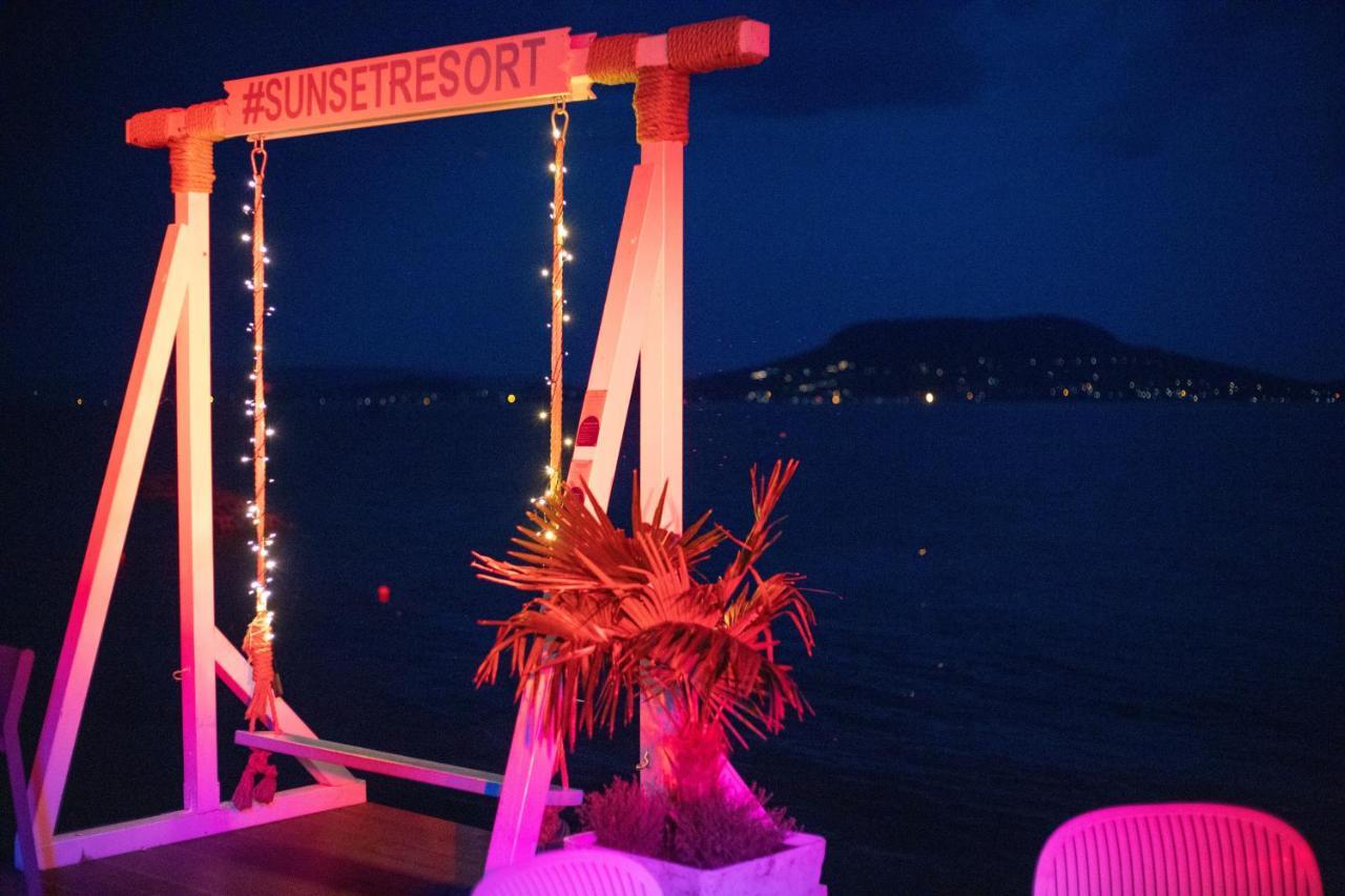 Sunset Resort - Lakeside Boutique Apartments Fonyód Eksteriør bilde